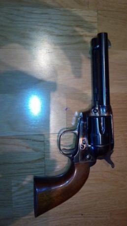 Cambio revolver uberti cal.22LR cañon 4-3/4 inscrito en libro de coleccionista de replicas.
Muy poco uso, 00