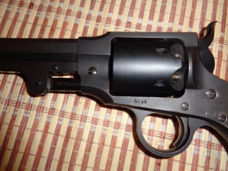 Vendo este revolver adquirido hace 10 años directamente de armeria.
Se adjuntan un punto de mira y muelle 01