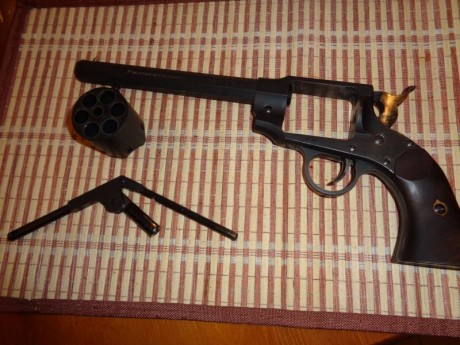Vendo este revolver adquirido hace 10 años directamente de armeria.
Se adjuntan un punto de mira y muelle 00