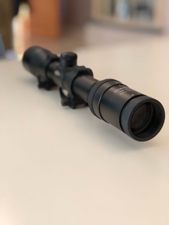 Vendo visor Meopta Artemis 2000 1.5-6x42  con sus monturas  warne todo en estado impecable, el lote completo 02