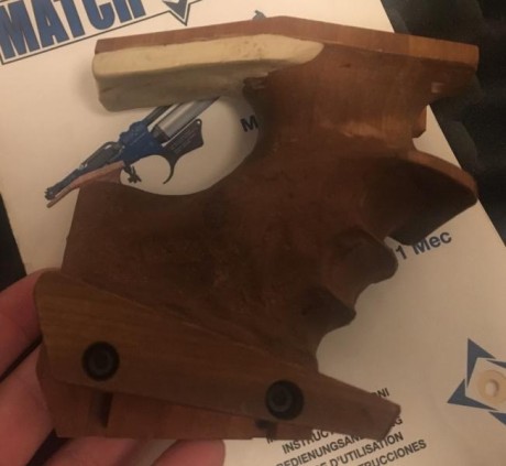Vendo pistola Match Guns MGH1 Híbrida. Comprada nueva en 2013.

‪Con cacha original M, adicional comprada 01