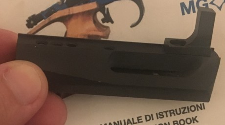 Vendo pistola Match Guns MGH1 Híbrida. Comprada nueva en 2013.

‪Con cacha original M, adicional comprada 10