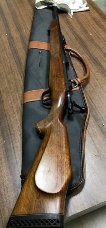 Rifle Breno modelo ZKK-602, calibre 300 W magnum, en perfecto estado.
Buena madera y mejor acero. 
600 01