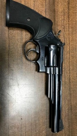 Llama Comanche III, seis pulgadas, en perfecto estado. Agrupa muy bien. Calibre 357, utilizado con 38. 00