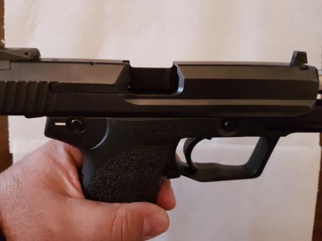 (REBAJADA A 295€)
Vendo pistola HK-USP standar (la usada por las FF.CC.) en calibre 40 S&W. en perfecto 12