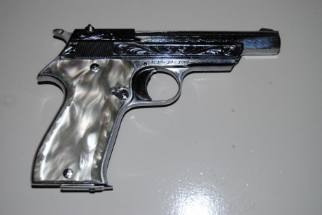 Buenas a tod@s , vendo Star Fr calibre 22 , totalmente burilada a mano , considerada pieza de colección 01