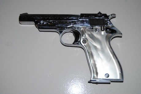 Buenas a tod@s , vendo Star Fr calibre 22 , totalmente burilada a mano , considerada pieza de colección 00