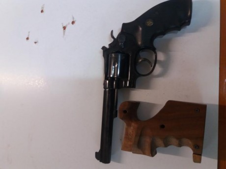 Vendo revolver k14-4 cal 38  en perfecto estado interior  exterior. 
Poco se puede decir de este arma 02