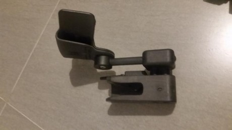 Hola compañeros
Pongo a la venta 4 cargadores de HK USP y una funda de extraccion rápida para USP también. 01