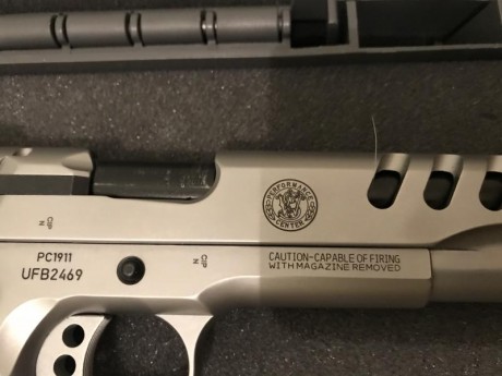 Vendo pistola Cal 45,está en perfecto estado,solo a tirado media caja de municion,su precio 1.700€ 00