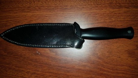 Cuchillo botero Aitor fabricado en Ermua, funda original de cuero, perfecto estado.

Precio 35€ más envío 01