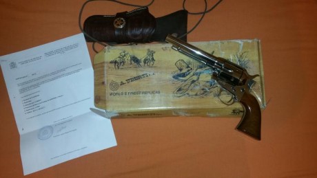 Vendo (500€)muy a mi pesar mi revolver uberti saa 45lc y 5'5 pulgadas de cañon y nickelado con tornilleria 20