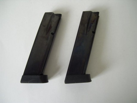 Hola , vendo dos cargadores para la pistola CZ Shadow del calibre 9mm Parabellum
estan usados y en buen 00