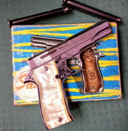 Star SS, calibre 9 corto, con dos cargadores y caja original, guiada en A.
Se puede ver y probar en La 01