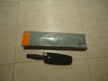 Buenos dias se pone a la venta este modelo del cuchillo Mark II esta nuevo y sin usar . Tiene mas de 30 50