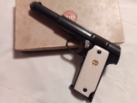 Buenas,

Pongo a la venta esta preciosa Astra 400 de un amigo mío que se encuentra inscrita en libro de 01