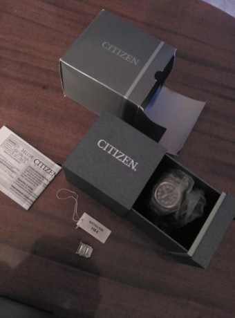 Buenas noches

Para hacer sitio en la caja voy a vender un reloj Citizen modelo NH7390. 

Sólo puesto 02