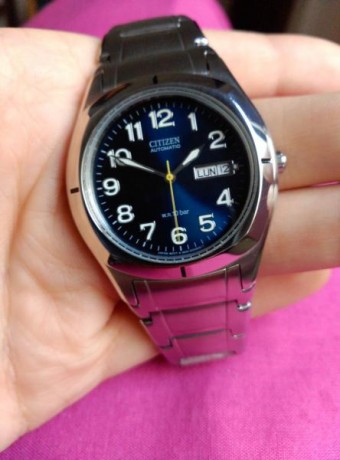 Buenas noches

Para hacer sitio en la caja voy a vender un reloj Citizen modelo NH7390. 

Sólo puesto 01