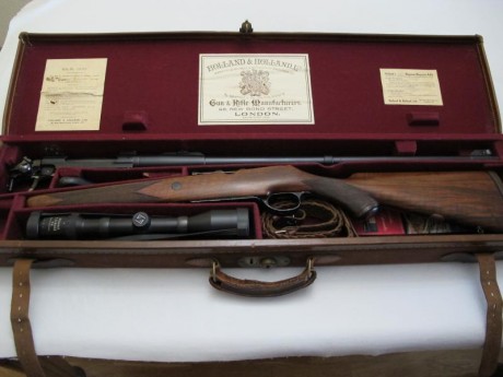 Vendo excepcional rifle Holland & Holland original. Calibre como debe ser en .375 H&H.
Acción 02