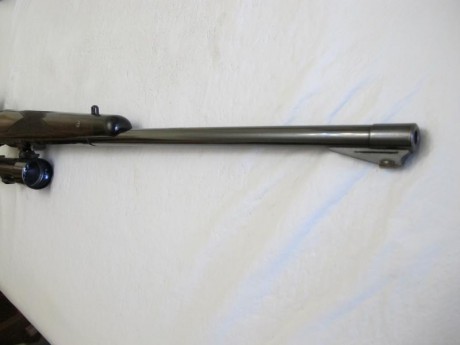 Vendo Mannlicher Schönauer cal. 30-06 grabado y con una madera de nogal preciosa y puntal parece de ébano, 11