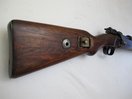 Vendo Mauser K98 S-42 G de 1.935 cal. 8x57 en muy buen estado y según me dijo un forero, de captura rusa.

Maderas 02