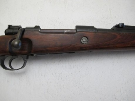 Vendo Mauser K98 S-42 G de 1.935 cal. 8x57 en muy buen estado y según me dijo un forero, de captura rusa.

Maderas 01