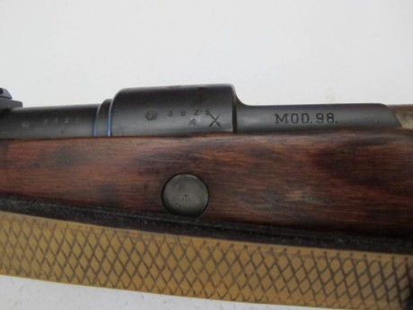 Vendo Mauser K98 S-42 G de 1.935 cal. 8x57 en muy buen estado y según me dijo un forero, de captura rusa.

Maderas 11