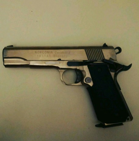 Buenas compañeros foreros.
Pongo a la venta esta norinco 1911 cal. 9PB con dos cargadores.
Lleva el grabado 01