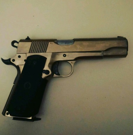 Buenas compañeros foreros.
Pongo a la venta esta norinco 1911 cal. 9PB con dos cargadores.
Lleva el grabado 00