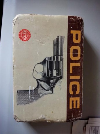 Vendo revolver Astra modelo Police, doble tambor 357 magnum-38sp y el otro de 9mm parabellum, impecable 60