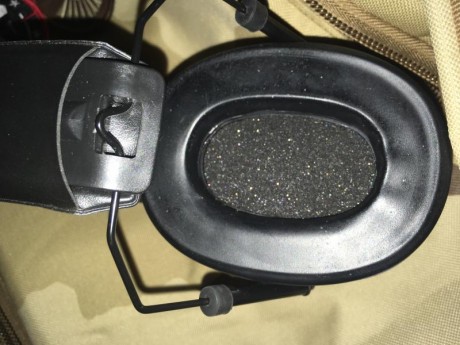 Vendo cascos electronicos gamo, con 4 dias de uso (literalmente) impecables. 30 euros ( pago gastos de 01