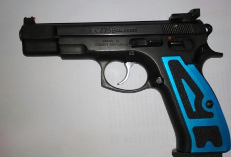 Lo dicho vendo CZ75B,  guiafa en F,  en perfecto estado,  con dos cargadores, alzas LPA, muelle DPM y 02
