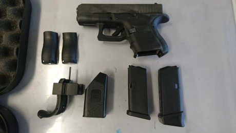 Vendo pistola Glock 26 Gen 4, 9mm parabellum, 2 cargadores, funda de kevlar y candado para gatillo.Sin 00
