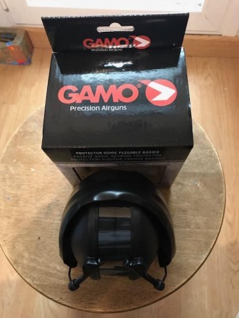 Cascos de protección auditiva Gamo. Nuevos sin estrenar.
Precio 11 euros.
Entrega en mano en Barcelona. 00