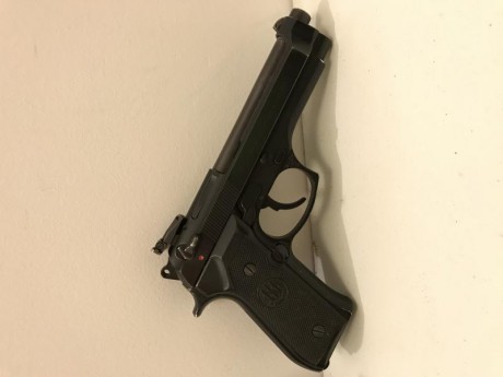 Hola a todos.
Pongo a la venta, beretta 92 9mm Parabellum.
Esta en A Coruña y guiada en F.
No la he usado 01