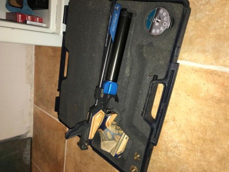 Hola
Pongo a la venta Walther LP300, cacha M, dos bombonas, en su caja.
Todas las juntas y partes de desgaste 01