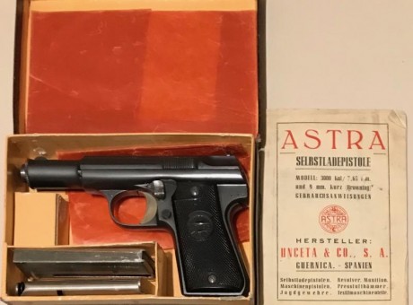 Vendo pistola Astra 3000 en calibre 7,65. Esta en perfecto estado tanto de pavonado como de funcionamiento, 02