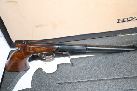 -Vendo Underhammer de ARDESA, calibre 40, muy poco uso
-Magnifica precisión
-Precio 490 €, con portes 01