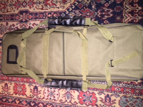 Vendo funda tipo mochila para rifle tamaño bullpup.
Medidas largo 82cm X 27cm ancho multiples bolsillos, 02