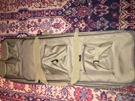 Vendo funda tipo mochila para rifle tamaño bullpup.
Medidas largo 82cm X 27cm ancho multiples bolsillos, 01