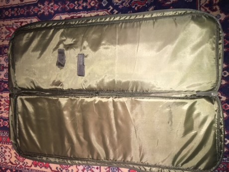 Vendo funda tipo mochila para rifle tamaño bullpup.
Medidas largo 82cm X 27cm ancho multiples bolsillos, 00