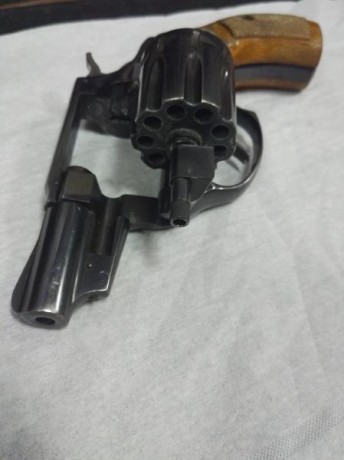 un compañero me ha pedido que le ponga a la venta este arma, se trata de un revolver astra cadix de dos 00