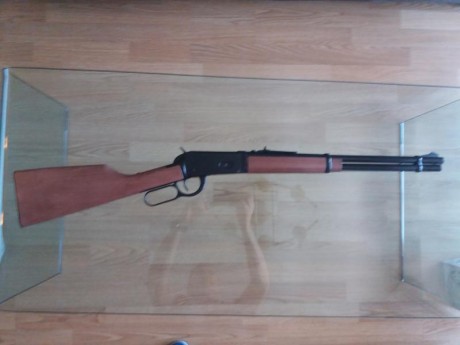 Carabina calibre 8mm, replica Winchester ,en perfecto estado de conservación, inscrita en libro de coleccionista, 01