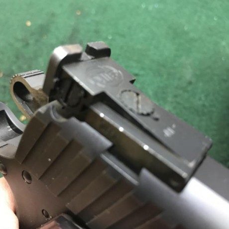 Un amigo me pide que le ponga esta pistola en venta. 
STI Trojan 9 mm para.
5 pulgadas
Como se ve esta 72