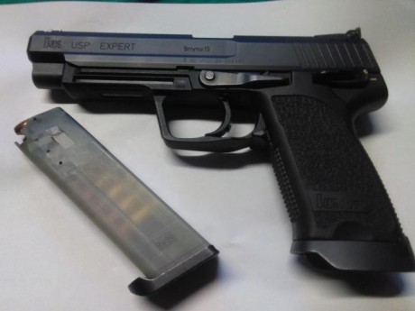 Hola. Vendo pistola HK USP EXPERT calibre 9P. Con un cargador de 18 disparos.
Está en Zaragoza.
Precio 00