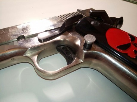 Buenas compañeros foreros.
Pongo a la venta esta norinco 1911 cal. 9PB con dos cargadores.
Lleva el grabado 20