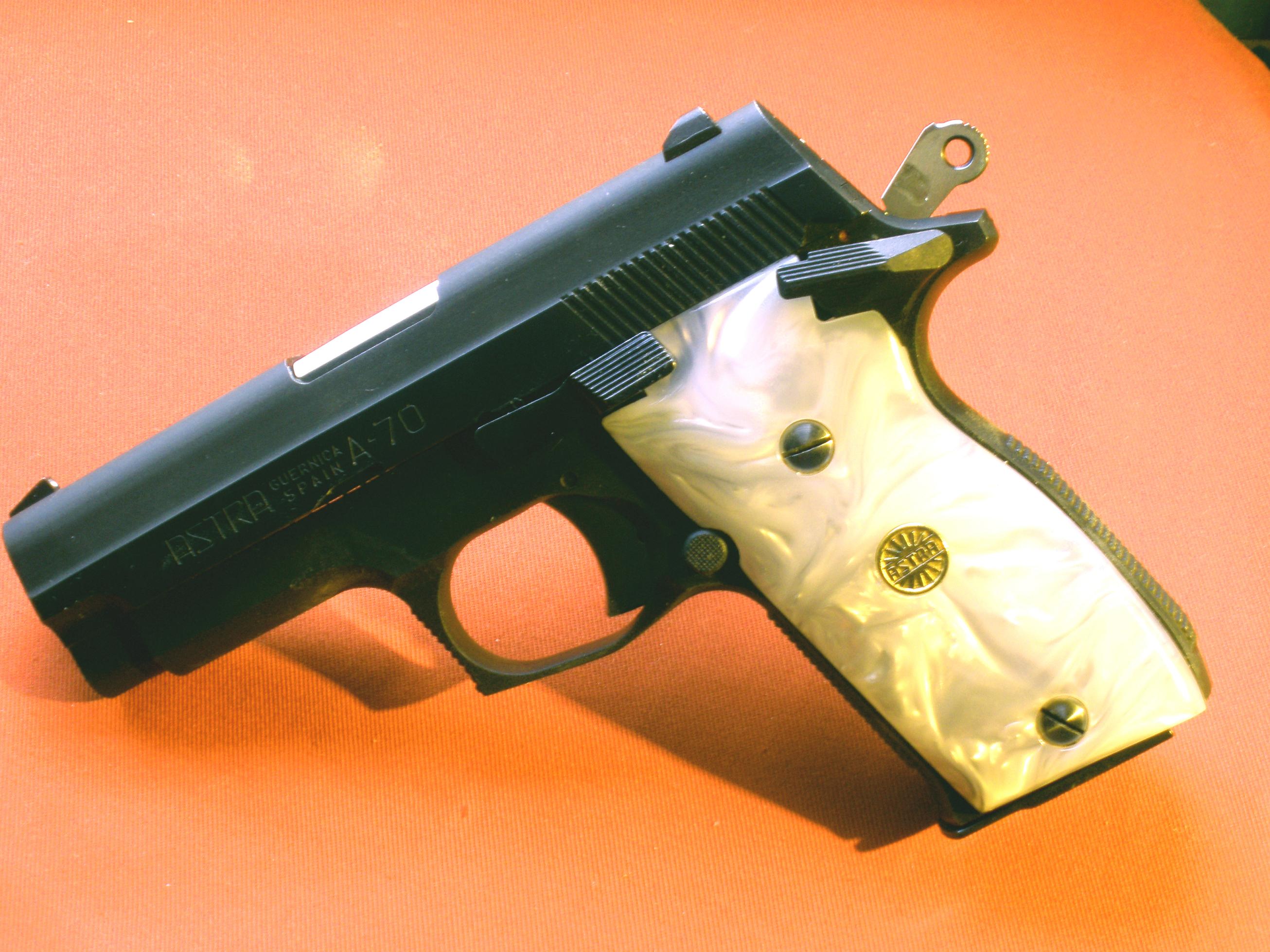 Estoy encaprichado en comprarme un Pistola Astra A-75 y una Armería me pide por una 475€, me garantizan 50