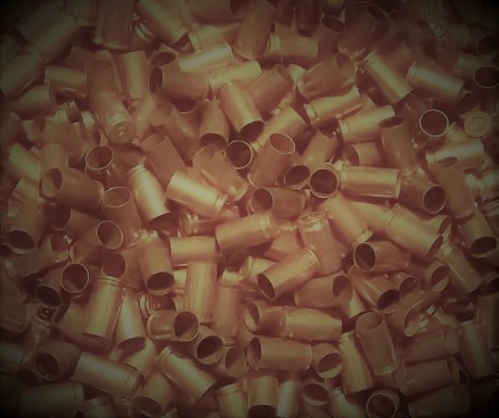 Tengo algo más de 4000 vainas del 9 mm. Pb. Fiocchi un solo disparo. 25 euros las mil, entrega en mano 00