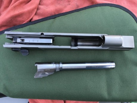 Hola, pongo a la venta mi Targetchampion 9mm en perfecto estado,lleva cañón de 5",va con 3 cargadores.Pistola 12