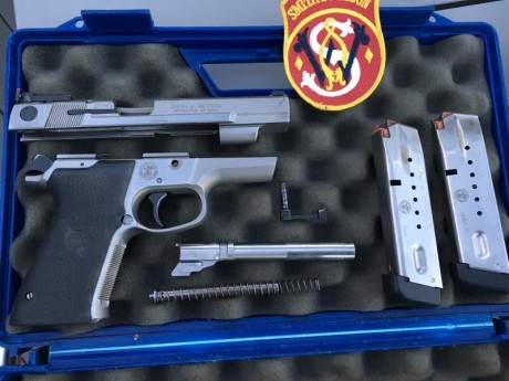 Hola, pongo a la venta mi Targetchampion 9mm en perfecto estado,lleva cañón de 5",va con 3 cargadores.Pistola 21